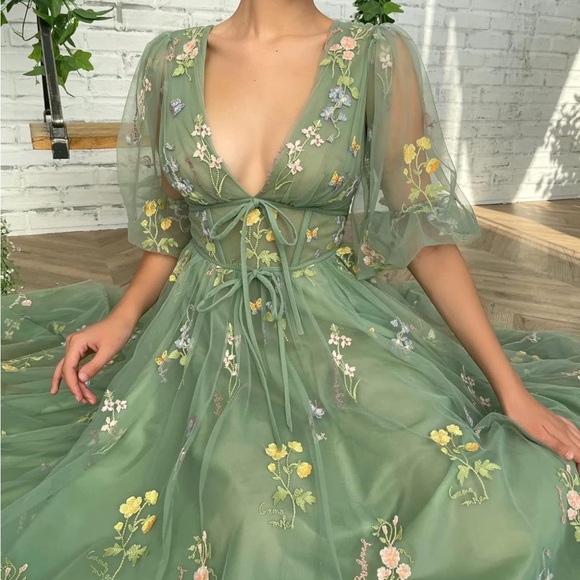 Corset back puff sleeve v-neck tulle tea dress with flower embroidery NTW - Picture 7 of 10